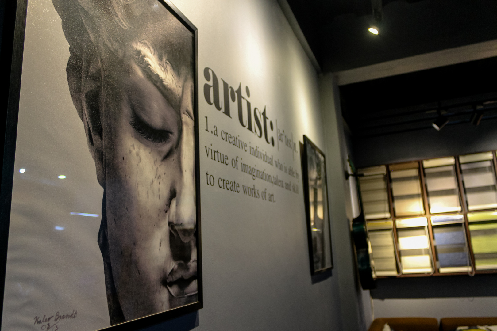 Santi Café interior